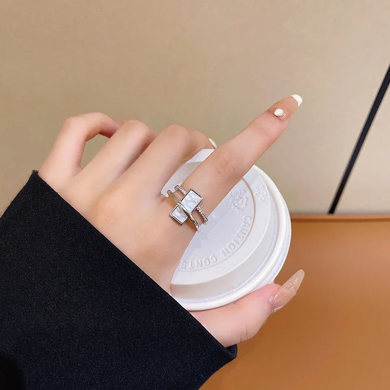 New Trendy Two-color Black Heart Rings For Women Minimalist Aesthetic Drop Of Oil Open Rings Female Metal Punk Party Jewelry