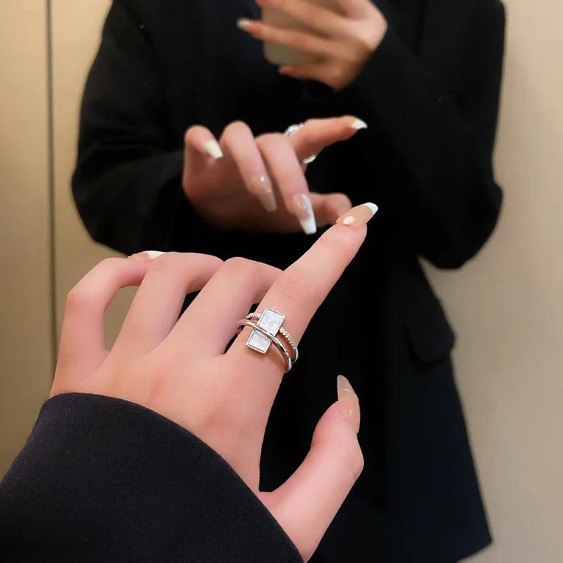 New Trendy Two-color Black Heart Rings For Women Minimalist Aesthetic Drop Of Oil Open Rings Female Metal Punk Party Jewelry