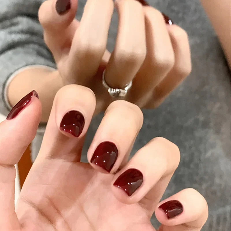 24Pcs Fashion Fake Nails Press on Short Square Head False Nail Art Black Starlit Sky Design Artifical Full Cover Nail Tips 2030