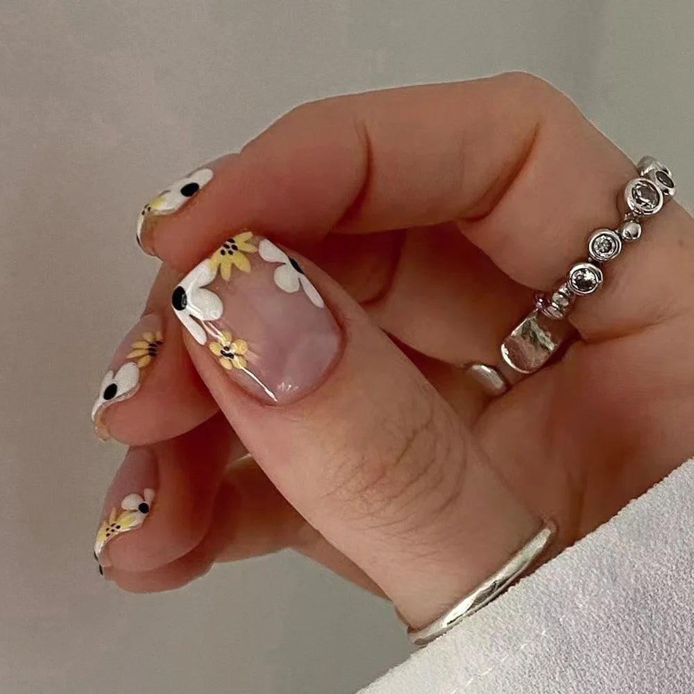 24Pcs Fashion Fake Nails Press on Short Square Head False Nail Art Black Starlit Sky Design Artifical Full Cover Nail Tips 2030